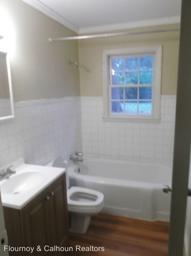 Foto del edificio - 3713 Woodland Dr