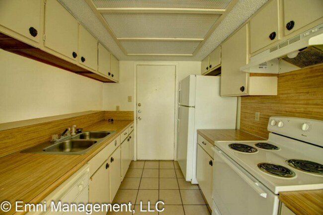 Foto del edificio - 1408 Garnet Rd