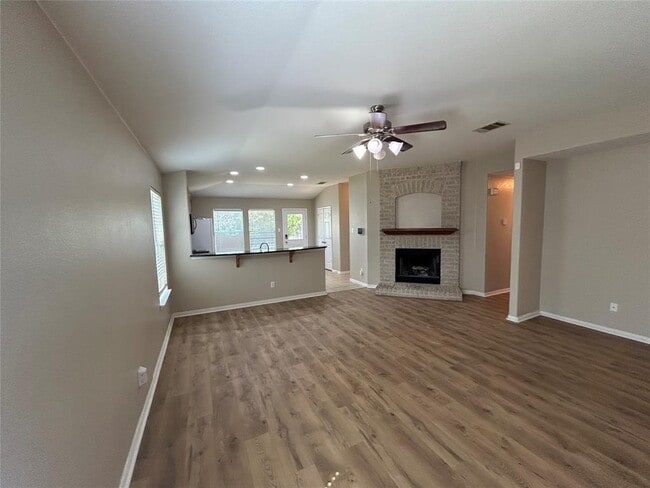 Building Photo - 200 Hartung Cove