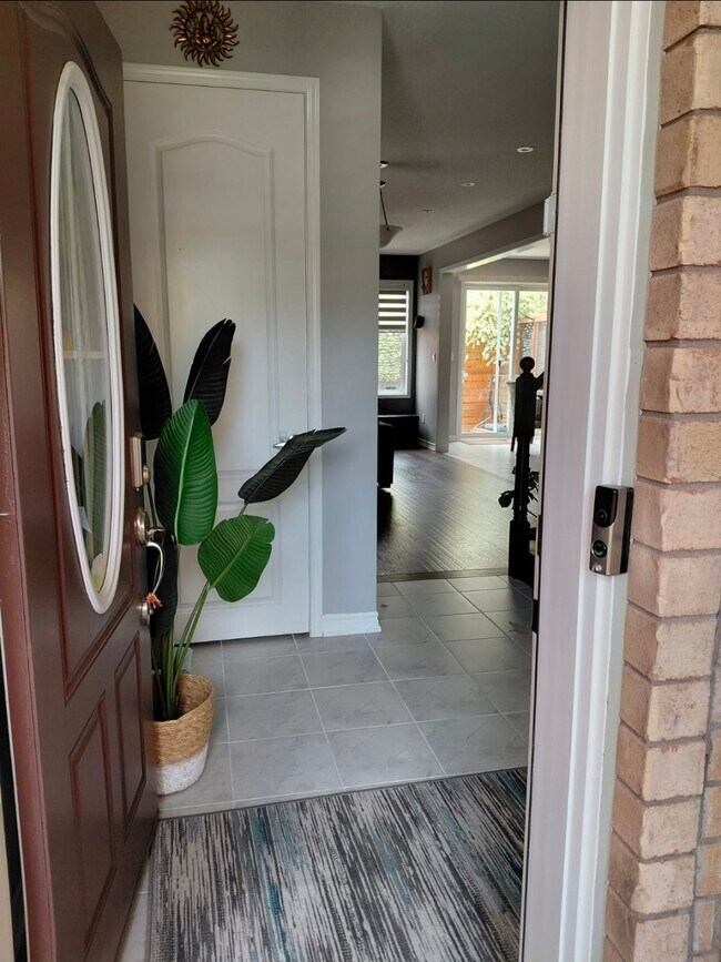 Building Photo - 30 Polstar Rd