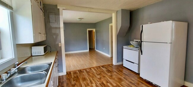 Building Photo - 405 Euclid Ave