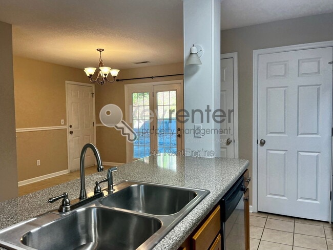 Foto del edificio - 3721 Connelly Ln