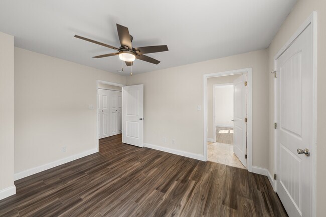 Foto del edificio - 1908 Laurel Ln