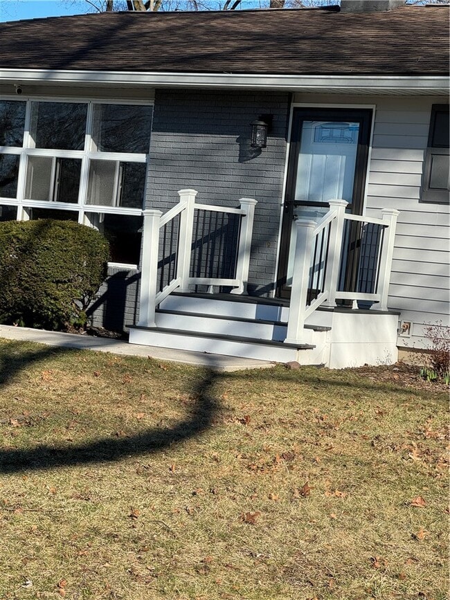 Building Photo - 548 Pinnacle Rd