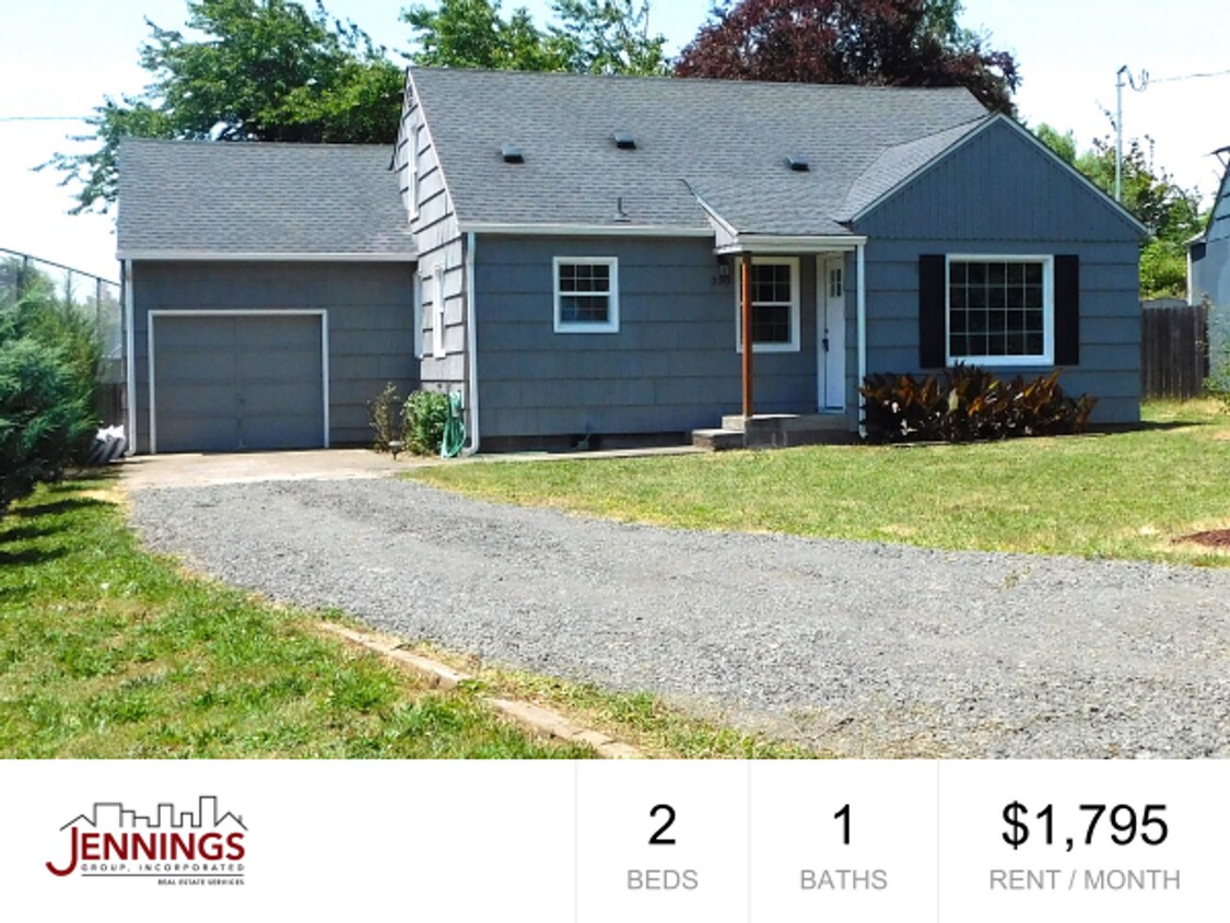 Foto principal - Adorable 2 Bedroom 1 Bath House With A Lar...