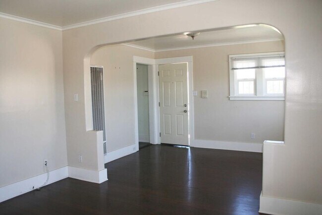 Front room - 3910 Arlington Ave