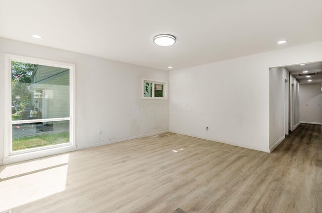 Building Photo - 2263 Dawnlight Ave