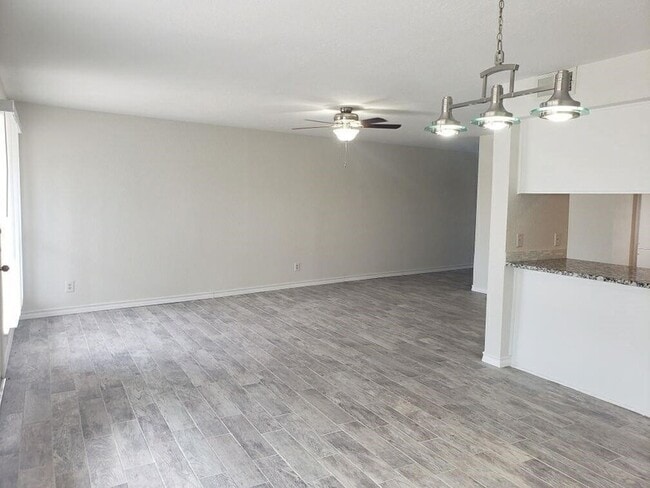 Building Photo - 14801 Compass St