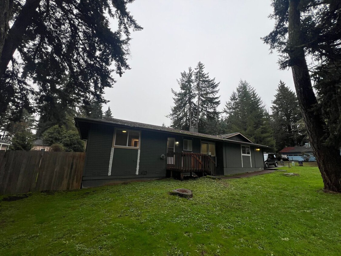 Primary Photo - 2-Bedroom 1-Bathroom Duplex in Veneta