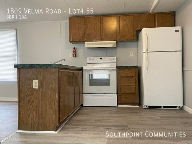 Building Photo - 1809 Velma Rd