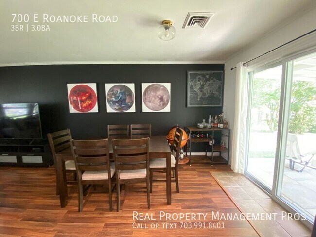 Foto del edificio - 700 E Roanoke Rd