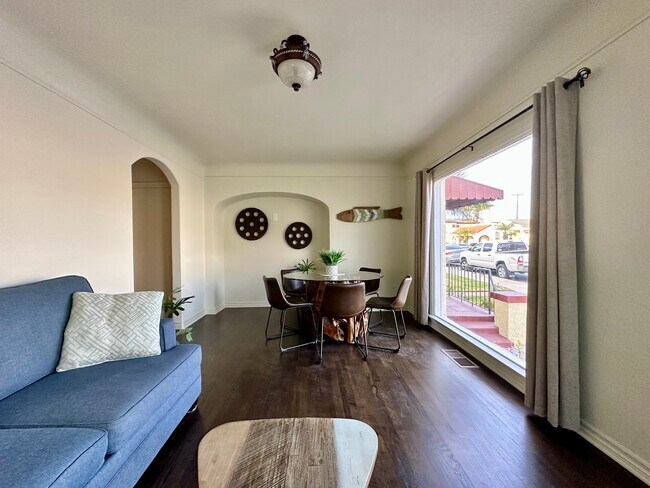 Foto del edificio - 211 Corona Ave