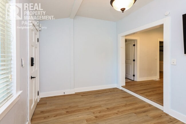 Building Photo - Bright & Spacious Oakland Home with Backya...