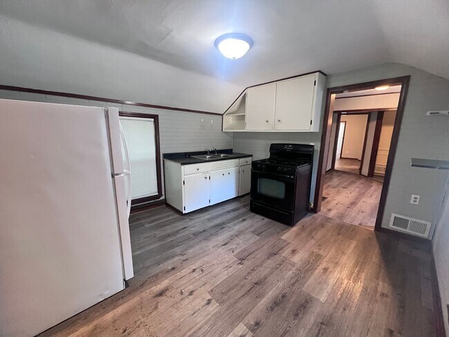 Foto del edificio - Three Bedroom on the NE Side of GR!