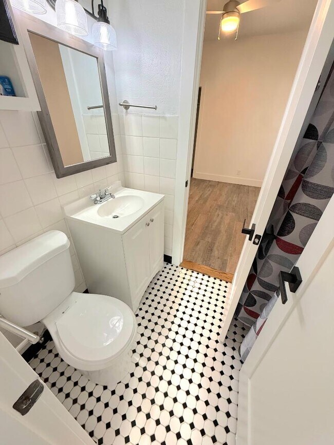 Foto del edificio - 609 Teller Ave