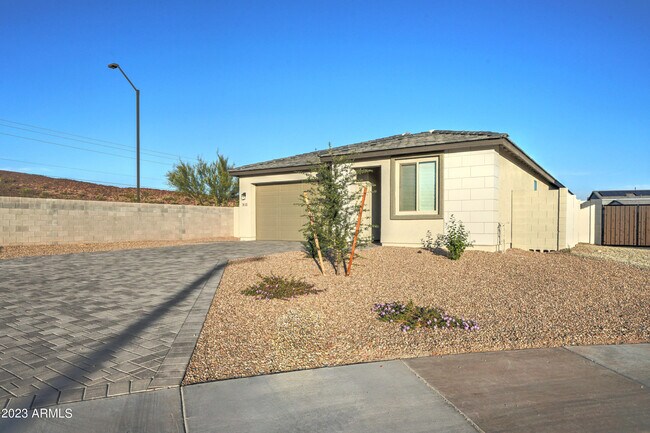 Building Photo - 26523 N Thornhill Dr