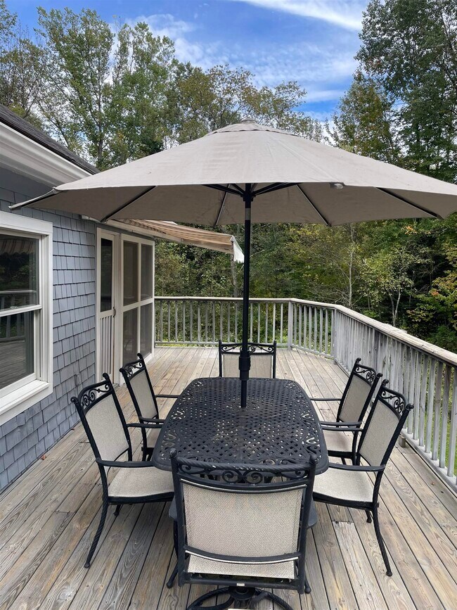 Foto del edificio - 11 Barnes Hill Rd