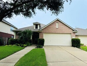 Building Photo - 23247 Dewflower Dr