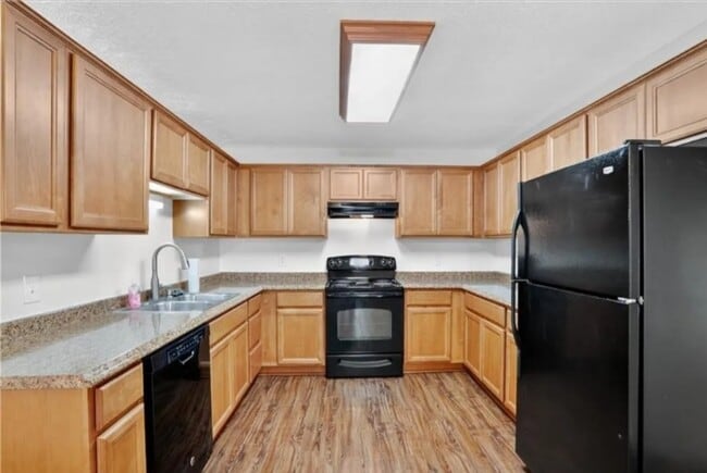 Building Photo - 170 Shiloh Run NW