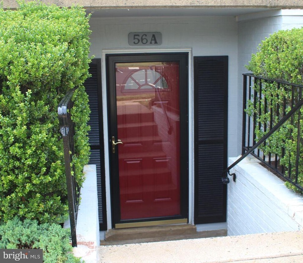 Foto principal - 56 Leeds Ct
