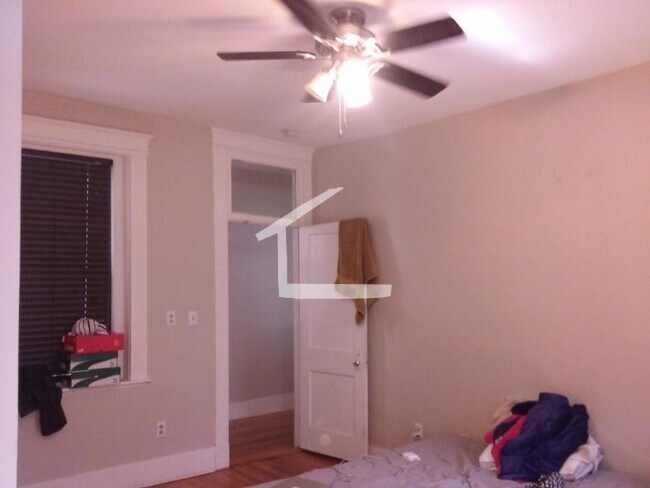 Foto del edificio - HOT ALLSTON LISTING!!!!!