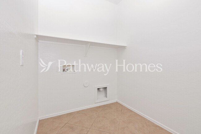 Building Photo - 13843 W Watson Ln