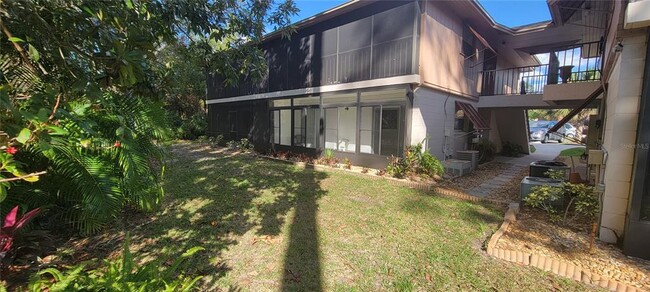 Foto del edificio - 160 Live Oak Woods Ct