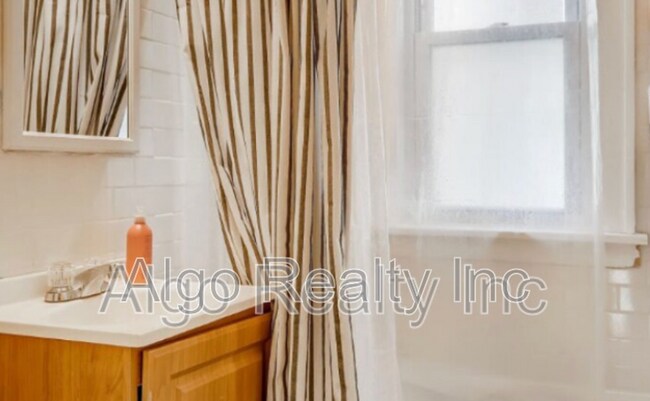 Foto del edificio - 3548 Portland Ave S