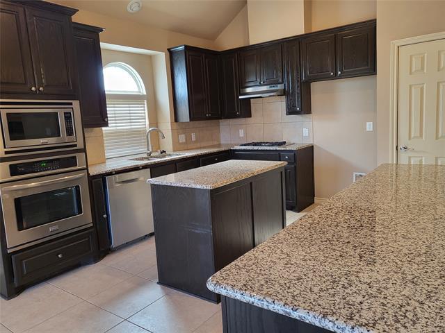 Building Photo - 333 Cave River Dr