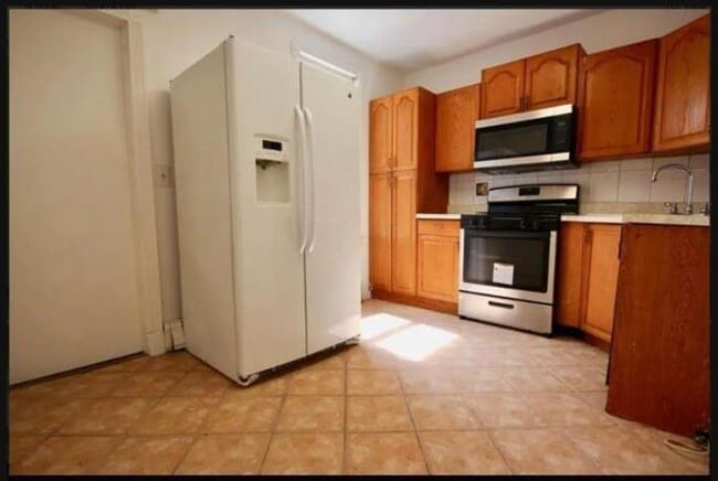 Foto del edificio - 204 Sherman Ave