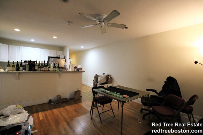 Foto del edificio - 324 St Paul St