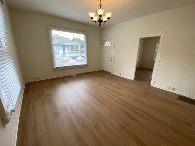 Building Photo - 153 Monterey Ave