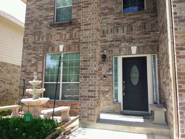 Building Photo - **APPLICATION RECEIVED** 4 bedroom 2.5 bat...