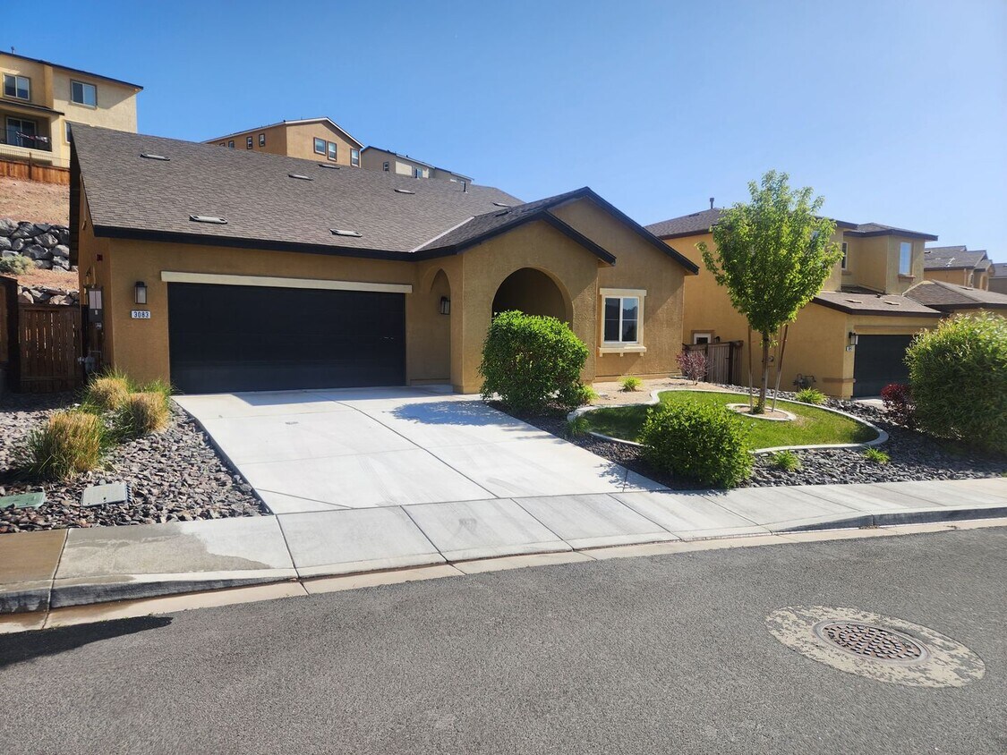 Primary Photo - 3083 Creekside Ln