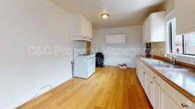 Building Photo - 429 Reindollar Ave