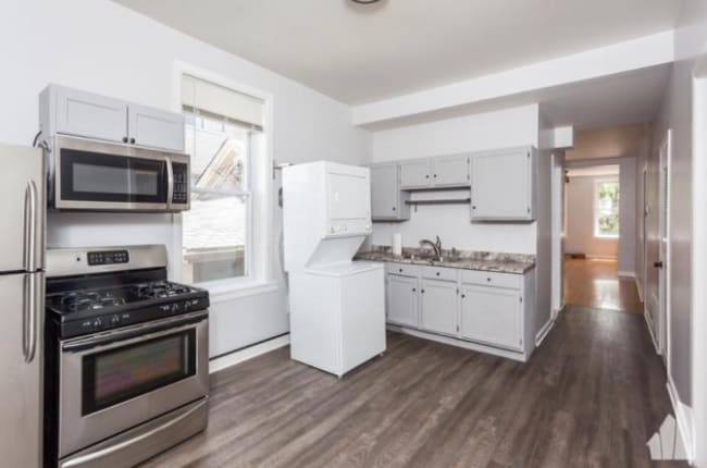 Building Photo - 2228 W Armitage Ave