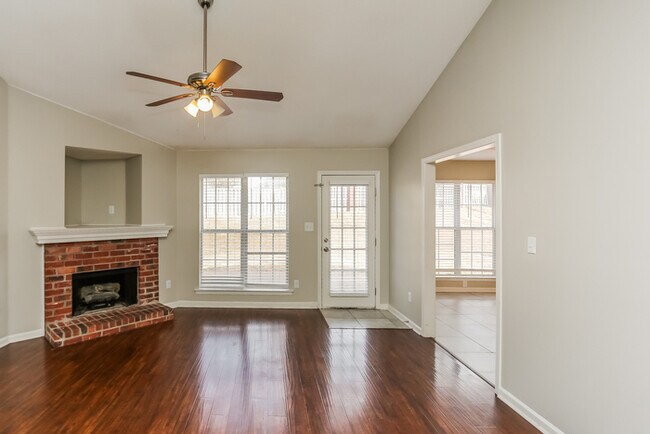 Foto del edificio - 9939 Greenalder Cove N