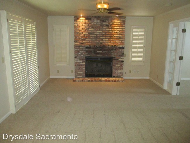 Foto del edificio - 4 br, 3 bath House - 4550 Rolling Oaks Drive