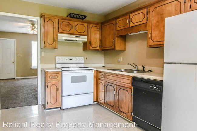 Building Photo - 701 Peachers Dr