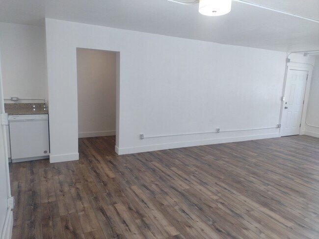 Living Room - 508 27th St