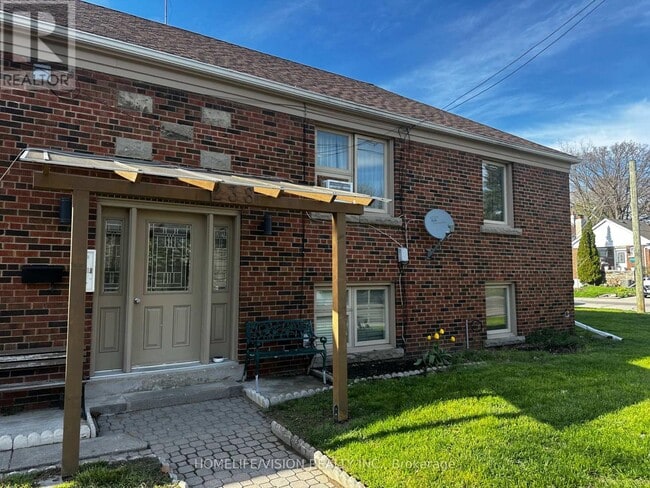 Building Photo - 238 Glebemount Ave