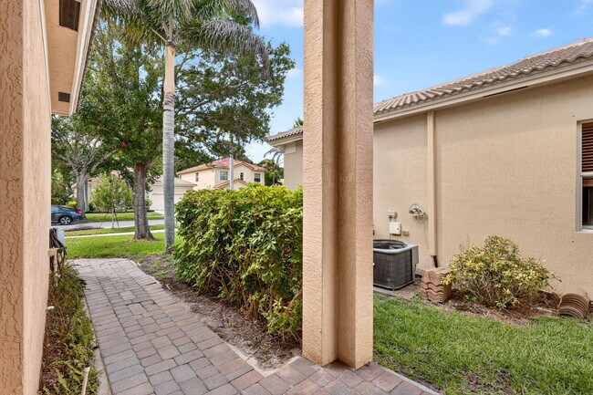 Foto del edificio - 5614 Sunberry Cir