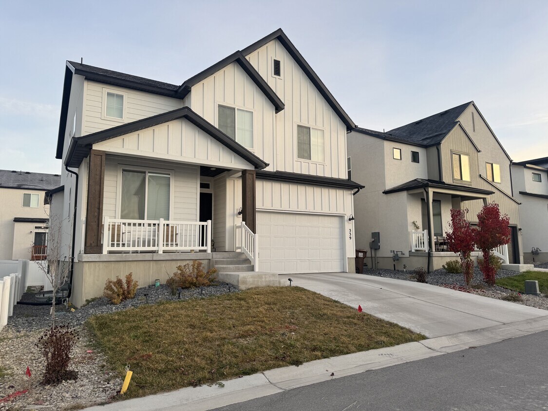 Foto principal - 339 East Mistilake