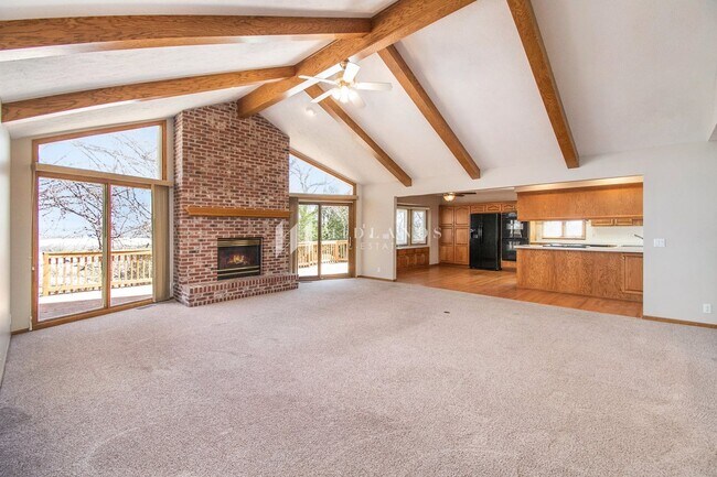 Building Photo - Castle Ridge 5 Bedroom Ranch