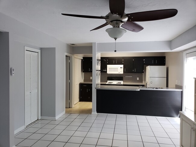 Building Photo - 2319 Green Timbers Trl