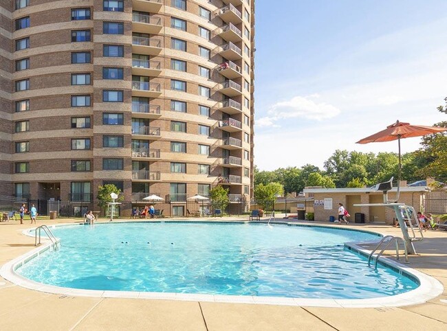 Foto del edificio - The Warwick Apartments