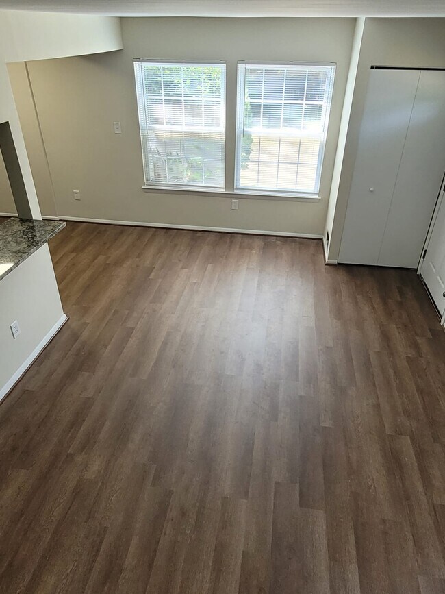 Foto del edificio - 3317 Chester Grove Rd