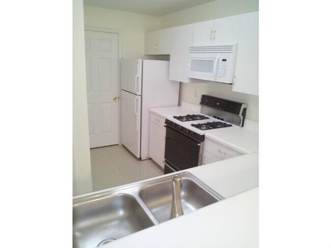 Foto del edificio - 220 Renaissance Pkwy NE
