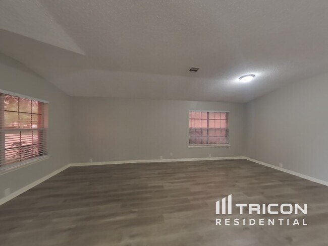Foto del edificio - 8348 Orleans Ln