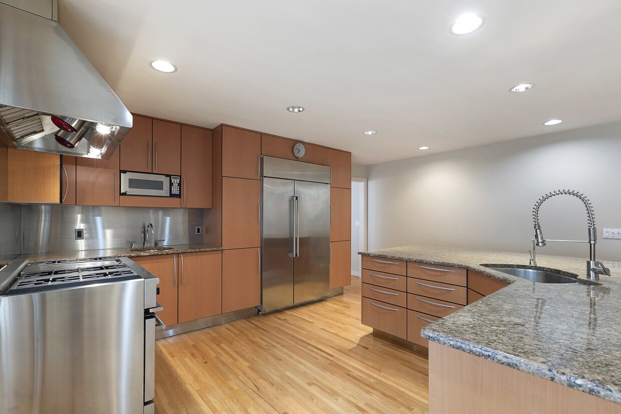 20 Stanton Rd, Tenafly, NJ 07670 Condo for Rent in Tenafly, NJ